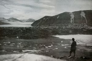 La boca del Valle Seco, mostrando el Glaciar Commonwealth, 1912, 1913 de Frank Debenham