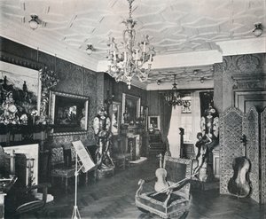 La sala de música, casa del Capitán Harvey, Hampstead, c1903 de Frank William Brookman