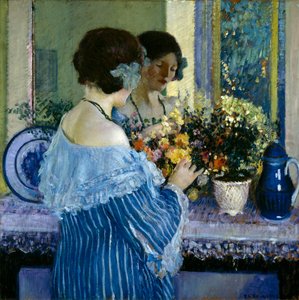 Niña en Azul Arreglando Flores