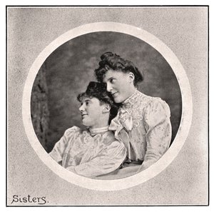 Hermanas de Frederick Downer and Sons
