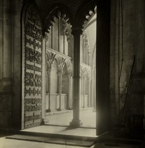 Catedral de Ely: Pórtico de Galilea desde la Nave de Frederick H. Evans