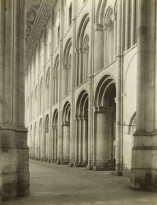Catedral de Ely: Nave desde debajo de la Torre Oeste de Frederick H. Evans