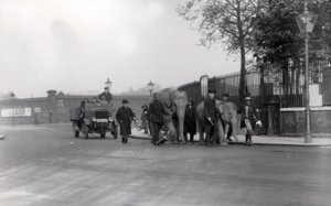 Caminando un par de elefantes desde los muelles en 1923 al Zoológico de Londres, la última vez que esto se hizo