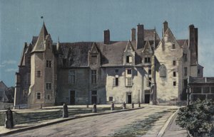 Bauge, Chateau (Hotel de Ville y Gendarmería), Conjunto en la plaza de French Photographer