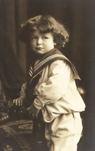 Niño con traje de marinero de French Photographer