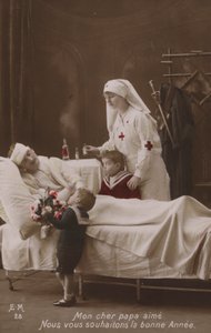 Niños deseando un Feliz Año Nuevo a su padre herido, Primera Guerra Mundial de French Photographer