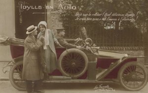 Pareja con un automóvil de French Photographer