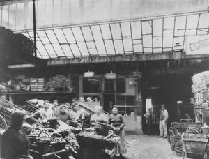 Cour du Heaume, rue Pirouette, Les Halles, París, 1910 de French Photographer