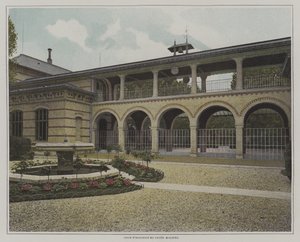 Patio del Liceo Molière, París de French Photographer