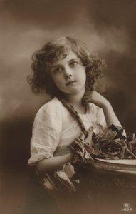 Linda niña con rosas de French Photographer