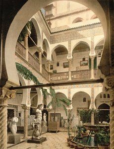 Vestíbulo de entrada, Museo de Antigüedades, Argel de French Photographer