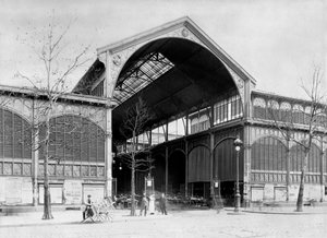 Entrada a un pabellón del mercado central de Les Halles, París, c.1900 de French Photographer