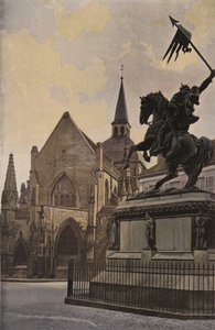 Falaise, Iglesia de la Trinidad y Estatua de Guillermo el Conquistador