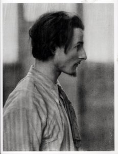 Henri Gaudier-Brzeska (1891-1915) de French Photographer