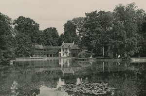 La Maison de la Reine de French Photographer