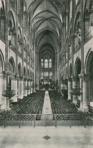 La Nef de lEglise Notre-Dame