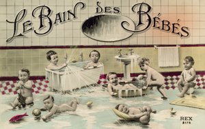 El baño de los bebés de French Photographer