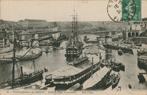 Puerto militar en Brest, Francia de French Photographer