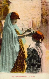 Mujer musulmana y niño (foto coloreada) de French Photographer