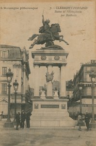 Auvernia pintoresca - estatua de Vercingétorix por Bartholdi en Clermont-Ferrand de French Photographer