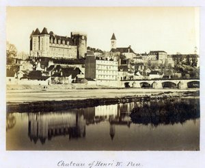 Postal que representa el castillo real de Pau donde nació el Rey Enrique IV de Francia y Navarra el 13 de diciembre de 1553, c. 1900 de French Photographer