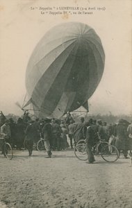 Postal de un Zeppelin en Luneville, enviada en 1913 de French Photographer