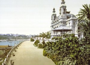 Vista lateral del Casino de Monte Carlo en Mónaco, 1890-1900 de French Photographer
