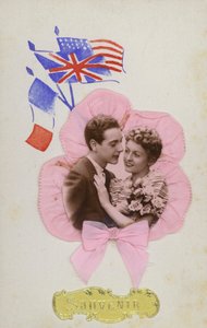 Tarjeta de recuerdo, mostrando banderas francesa, inglesa y americana de French Photographer