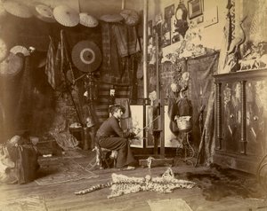 El pintor francés Rochegrosse fotografiado en su estudio, c.1885 (impresión en plata de gelatina) de French Photographer