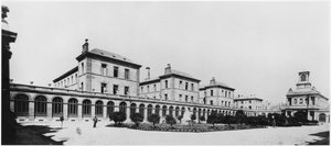 Vista del Hospital Lariboisière, París, antes de 1880 de French Photographer