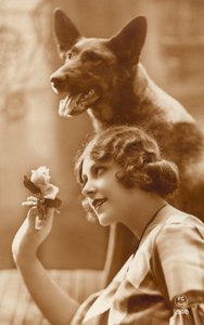 Mujer con su perro de French Photographer