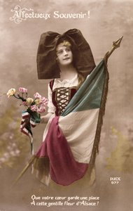 ¡Recuerdo afectuoso! ¡Deja que tu corazón guarde un lugar para esta dulce flor de Alsacia!, postal, 1914-18 de French School