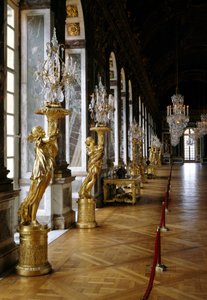 Arquitectura: vista de la Galería de Hielo restaurada. Museo del Palacio de Versalles de French School