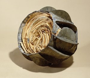 Bola llena de cartas, arrojada al río Sena en el momento del Sitio de París, 1870-71 de French School