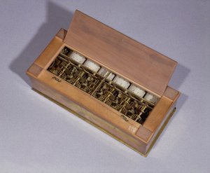 Máquina de calcular inventada por Blaise Pascal (1623-62) en 1642 (madera y metal)