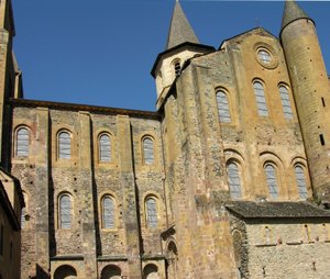 Iglesia de San Foy, comenzada c.1050 por el Abad Odolric de French School