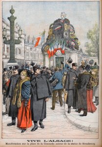 Manifestación pidiendo que Alsacia sea devuelta a Francia. Manifestantes rodeando la estatua de Estrasburgo en la Place de la Concorde en París. ¡Viva Alsacia! Manifestación en la Place de la Concorde alrededor de la estatua de Estrasburgo. Ilustración par de French School