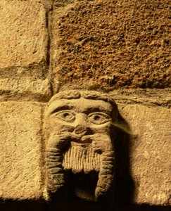 Representación de una cara tallada de French School