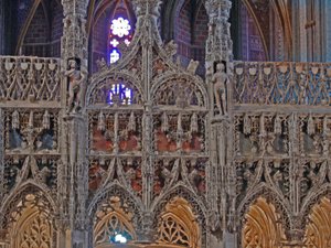 Representación de detalles de la pantalla - jubé - entre el coro y la nave