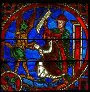 (detalle) de una ventana que representa escenas del milagro de Teófilo de French School