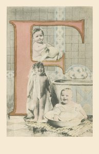 F: Tres bebés en el baño