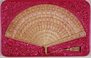 Abanico dado por Maximiliano de Habsburgo-Lorena, Emperador de México, a su esposa Carlota de Bélgica
