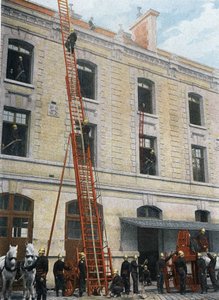 Bomberos de París. La gran escalera. La empleada en el regimiento, del sistema Gugumus, es arrastrada por dos caballos; en su tren delantero están su conductor y los tres zapadores que deben maniobrarla de French School
