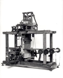 Primer telar totalmente automatizado inventado por Jacques de Vaucanson (1709-82) c.1745 de French School