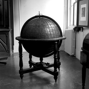 Gran globo para enseñanza, ordenado en 1833 a Hesteter por el Instituto para Jóvenes Ciegos en París (bronce) de French School