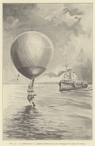 El Mediterráneo no 1 planeando sobre el mar acompañado del crucero Du Chayla de French School