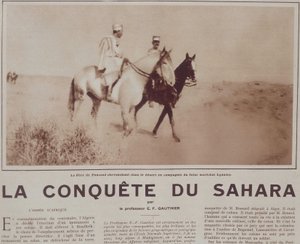 El padre Charles de Foucauld (1858-1916) cabalgando en el desierto con el futuro mariscal Hubert Lyautey (1854-1934) - en “Vu”, diciembre de 1929 de French School