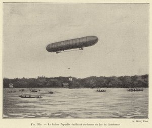 El globo Zeppelin evolucionando sobre el lago de Constanza de French School