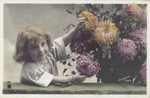 Niña con flores