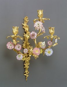 Uno de un par de apliques de tres brazos Luis XV, c.1750